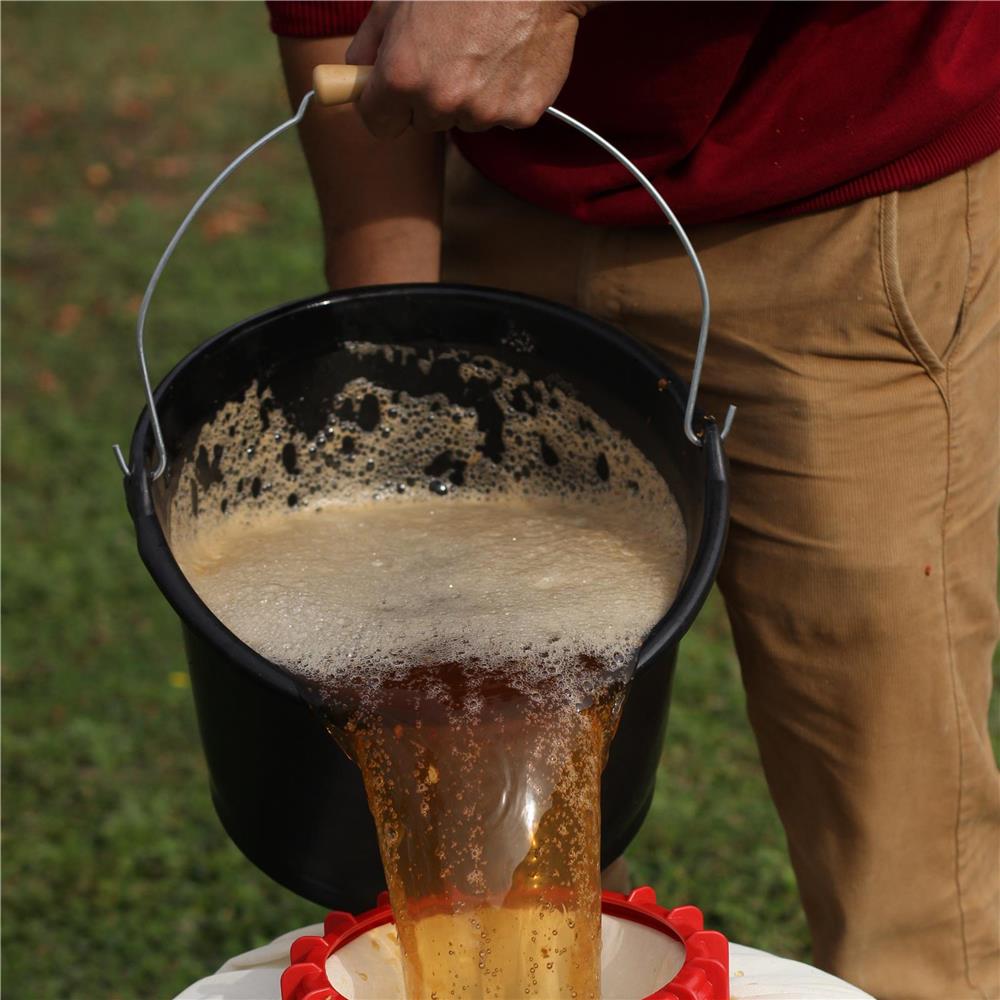 seau &agrave; veau ou &agrave; vendanges